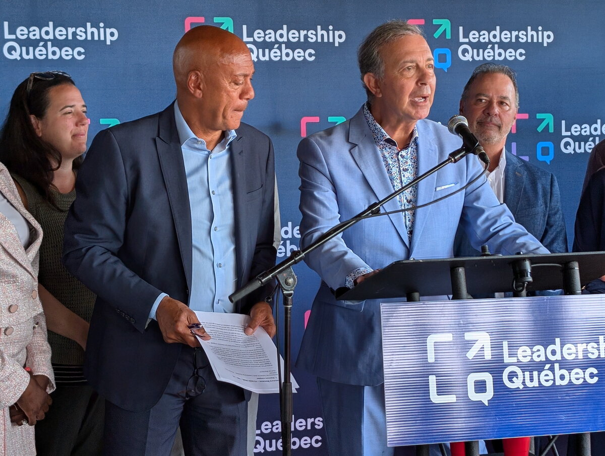 Leadership Québec, a municipal political party led by Sam Hamad, announced the merger with the Quebec Priority team party, represented by Chef Stevens Mélançon (on the left).